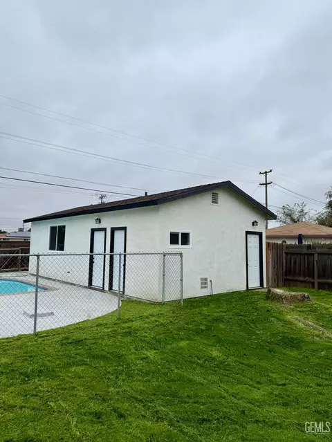 Other - 260 Maple St, Shafter, CA 93263 photo 2 of 5