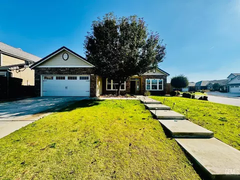 5702 Morning Breeze St, Bakersfield, CA 93314