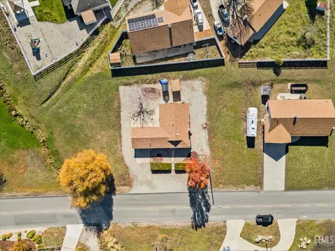 View/Area - 28200 Stallion Springs Dr, Tehachapi, CA 93561 photo 1 of 3