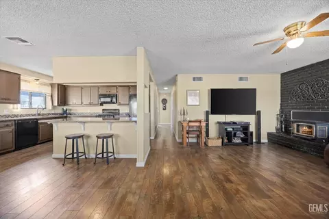 Other - 28200 Stallion Springs Dr, Tehachapi, CA 93561 photo 3 of 7