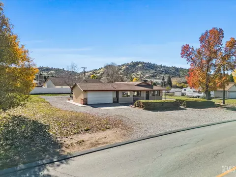 Other - 28200 Stallion Springs Dr, Tehachapi, CA 93561 photo 2 of 7