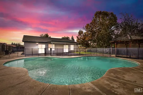 5618 Sicily Ct, Bakersfield, CA 93308 photo 2