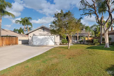 2612 Loganberry Ct, Bakersfield, CA 93308