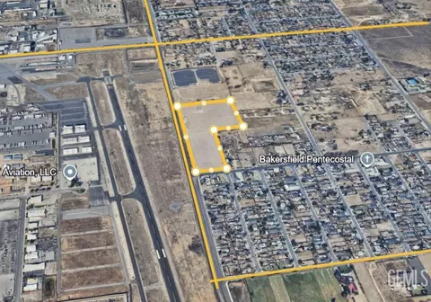 900 E Planz Rd, Bakersfield, CA 93307 photo 2