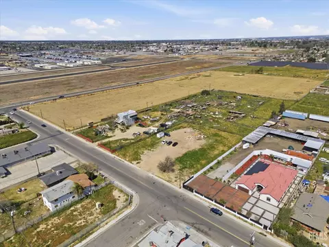 900 E Planz Rd, Bakersfield, CA 93307 photo 10