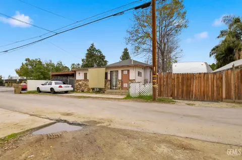 2106 E St, Bakersfield, CA 93301 photo 1
