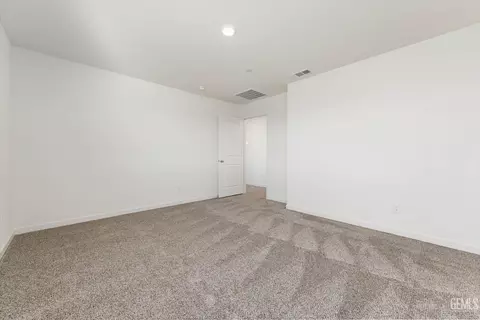 Bedroom - 7806 Grapefruit Dr, Bakersfield, CA 93313 photo 3 of 4