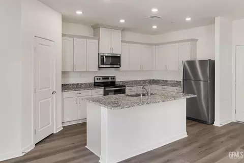 Kitchen - 7806 Grapefruit Dr, Bakersfield, CA 93313 photo 1 of 1