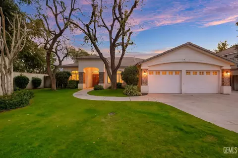 1110 Coyote Springs Dr, Bakersfield, CA 93312