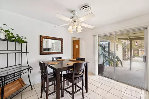 Dining - 600 Sunset Ln, Taft, CA 93268 photo 1 of 2