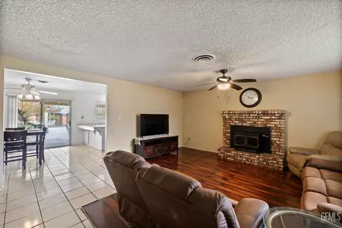 Living - 600 Sunset Ln, Taft, CA 93268 photo 1 of 1