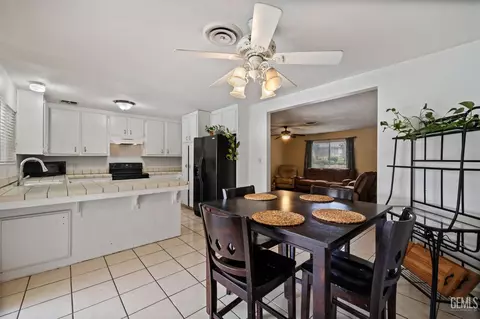 Dining - 600 Sunset Ln, Taft, CA 93268 photo 2 of 2