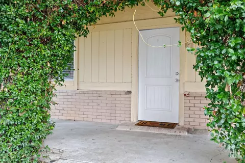 Exterior - 600 Sunset Ln, Taft, CA 93268 photo 3 of 6