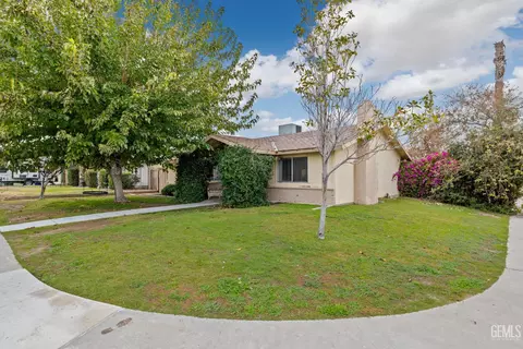 Exterior - 600 Sunset Ln, Taft, CA 93268 photo 1 of 6