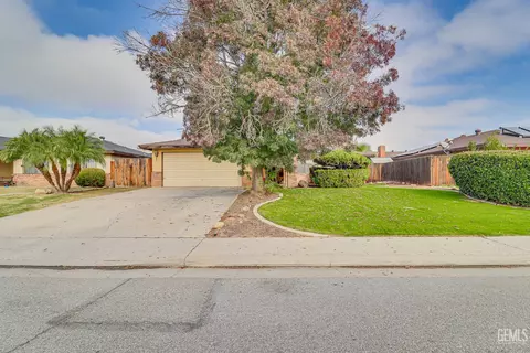 528 Francis St, Bakersfield, CA 93308