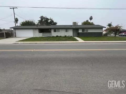1909 Albany St, Delano, CA 93215