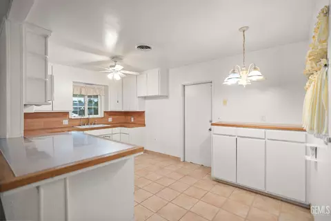 450 Atlantic Ave, Shafter, CA 93263 photo 7