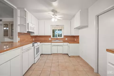 450 Atlantic Ave, Shafter, CA 93263 photo 5