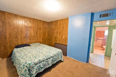 Bedroom - 18695 Beech Ave, Shafter, CA 93263 photo 3 of 3