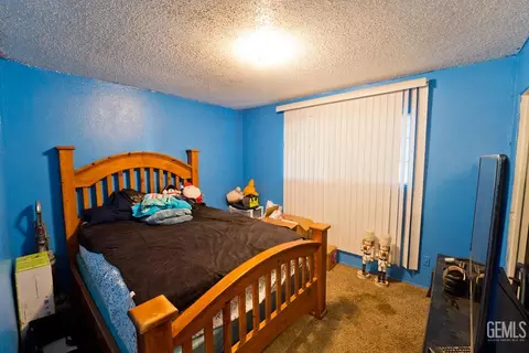 Bedroom - 18695 Beech Ave, Shafter, CA 93263 photo 2 of 3