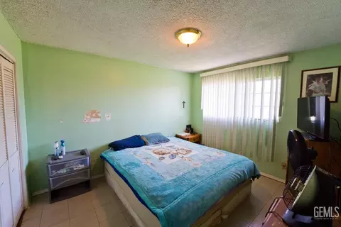 Bedroom - 18695 Beech Ave, Shafter, CA 93263 photo 1 of 3