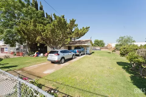 Exterior - 18695 Beech Ave, Shafter, CA 93263 photo 2 of 4
