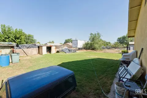 Exterior - 18695 Beech Ave, Shafter, CA 93263 photo 4 of 4