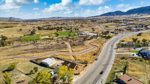 21860 Westwood Blvd, Tehachapi, CA 93561 photo 2