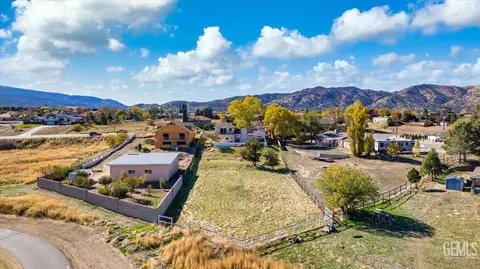 21860 Westwood Blvd, Tehachapi, CA 93561 photo 3