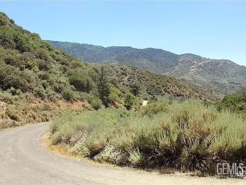 17930 Mountain Climber Way, Tehachapi, CA 93561 photo 3