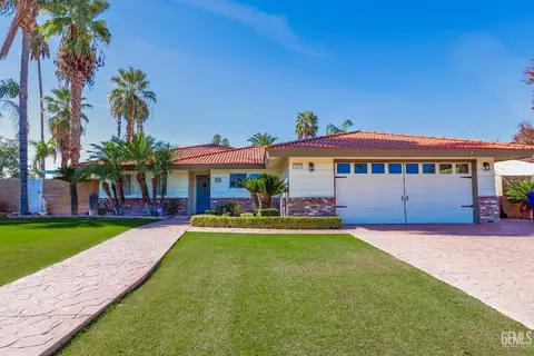 5909 Ashwood St, Bakersfield, CA 93308