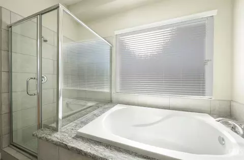 Bath - 22621 Pam Ct, Tehachapi, CA 93561 photo 3 of 3