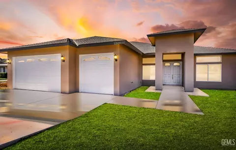 Exterior - 22621 Pam Ct, Tehachapi, CA 93561 photo 1 of 5