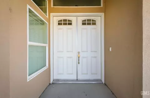 Entry Way - 22621 Pam Ct, Tehachapi, CA 93561 photo 1 of 3