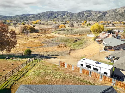 View/Area - 22621 Pam Ct, Tehachapi, CA 93561 photo 1 of 4