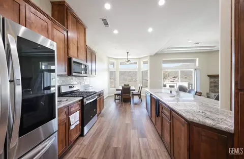 Kitchen - 22621 Pam Ct, Tehachapi, CA 93561 photo 1 of 1