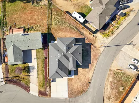 View/Area - 22621 Pam Ct, Tehachapi, CA 93561 photo 3 of 4