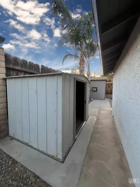 409 Sierra St, Taft, CA 93268 photo 4