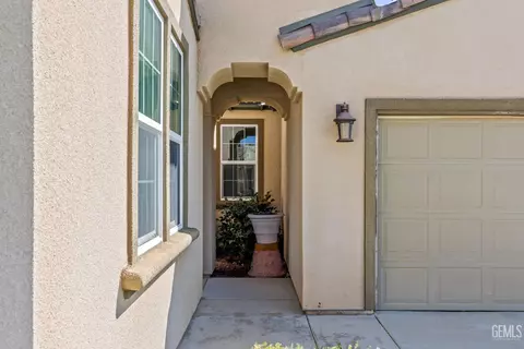 1309 Clasico Dr, Tehachapi, CA 93561 photo 3