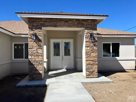 Exterior - 21831 San Gabriel Dr, Tehachapi, CA 93561 photo 4 of 9