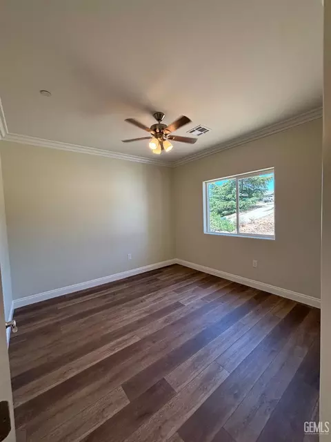 Bedroom - 21831 San Gabriel Dr, Tehachapi, CA 93561 photo 5 of 5