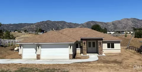 Exterior - 21831 San Gabriel Dr, Tehachapi, CA 93561 photo 5 of 8