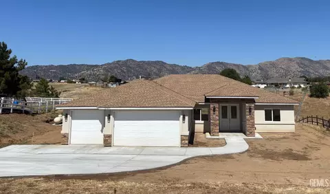 21831 San Gabriel Dr, Tehachapi, CA 93561