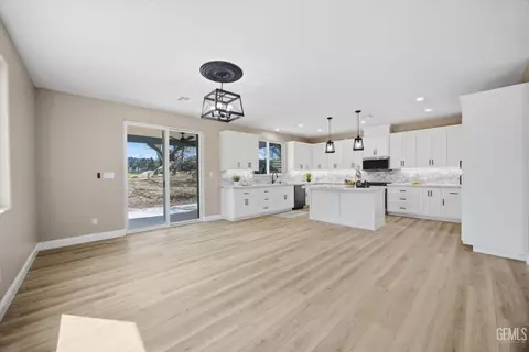 Other - 28840 Birkdale Ct, Tehachapi, CA 93561 photo 4 of 8