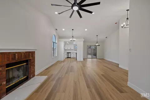 6903 Vanilla Ct, Bakersfield, CA 93313 photo 13
