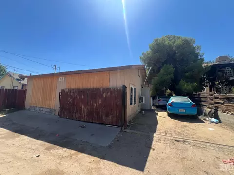 Exterior - 306 B St, Taft, CA 93268 photo 15 of 15