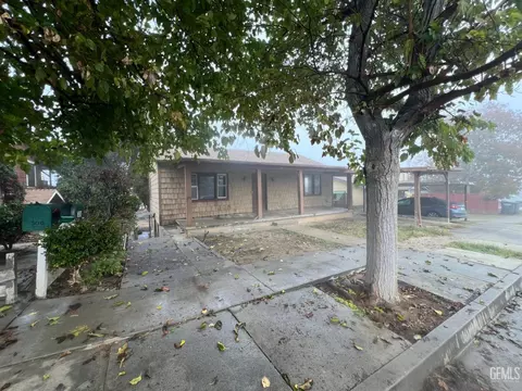 Other - 306 B St, Taft, CA 93268 photo 3 of 11