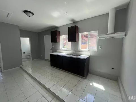 Other - 306 B St, Taft, CA 93268 photo 9 of 11