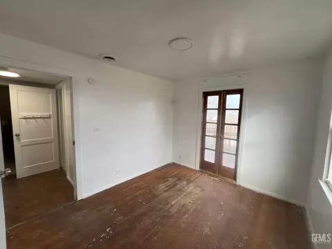 Bedroom - 306 B St, Taft, CA 93268 photo 3 of 9