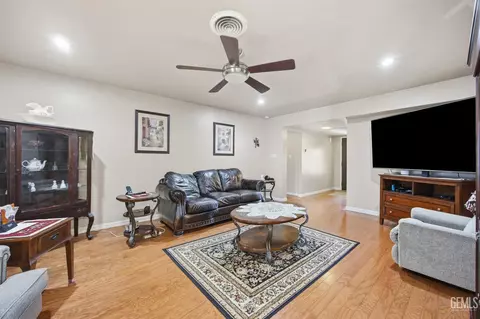 202 E Warren St, Taft, CA 93268 photo 11